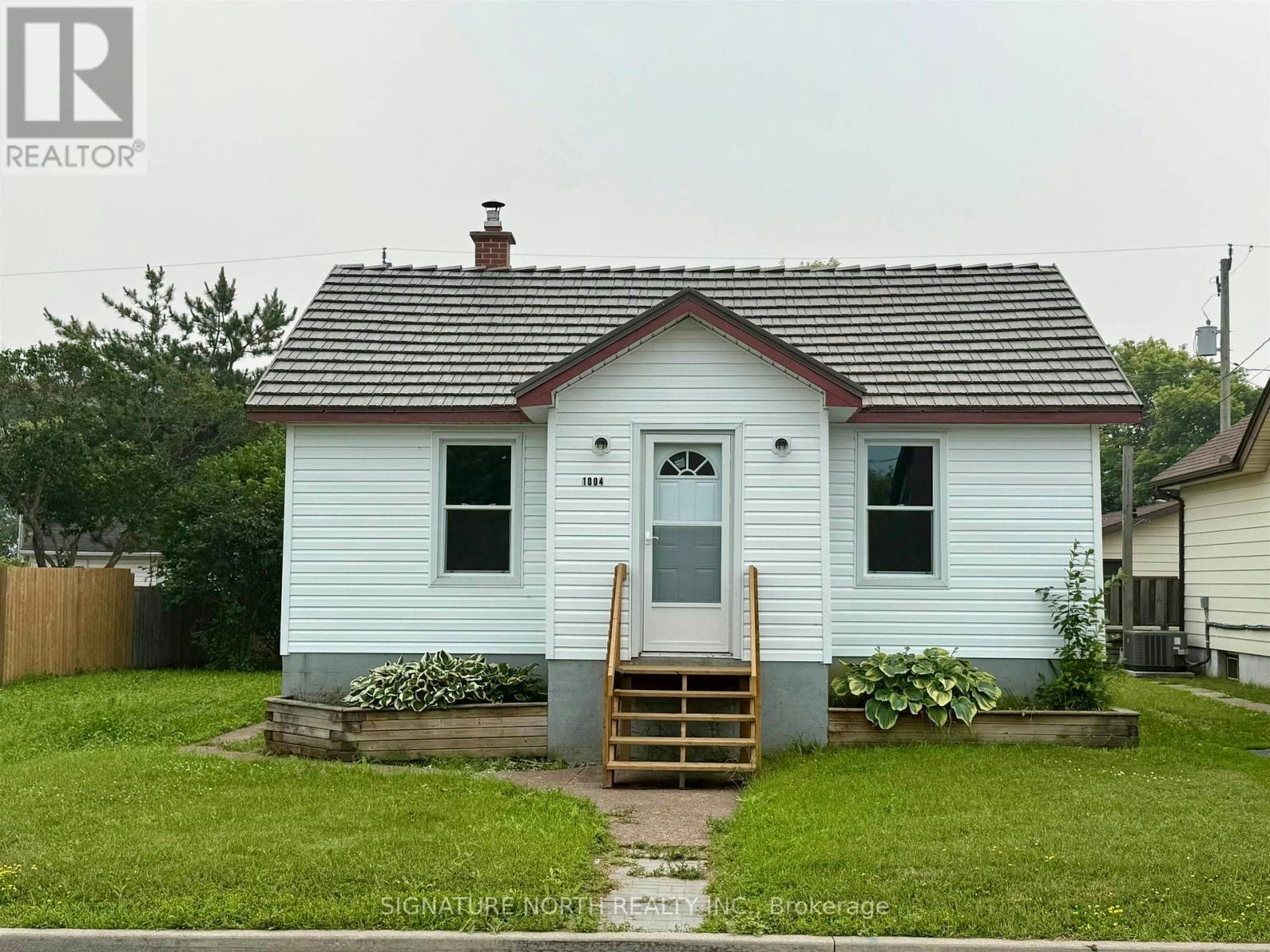 1004 Gore Street W, Thunder Bay, ON, P7E 3T1