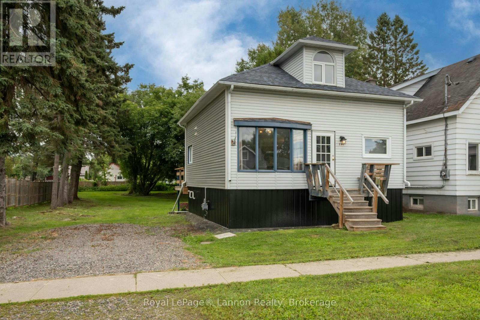 238 Angus Street, Thunder Bay, ON, P7A 2Y4