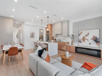 11480 92 Avenue - 5