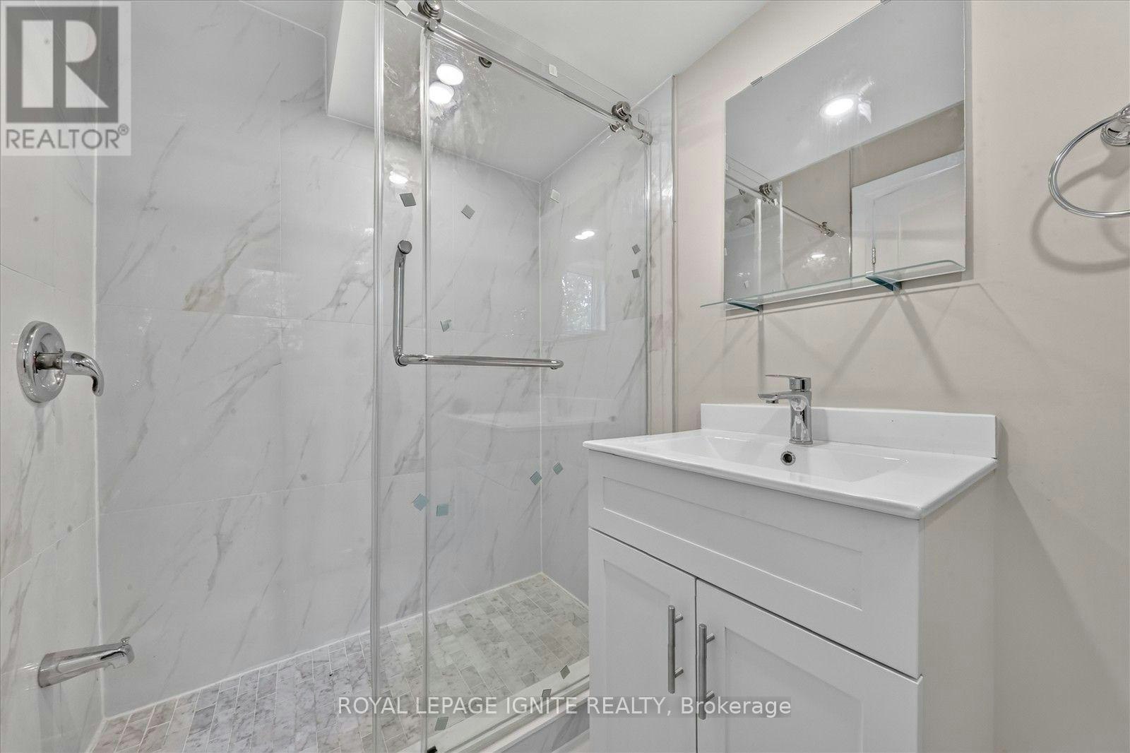 BSMT-133 Dance Act Avenue, Oshawa, ON, L1H 0H4 - 20