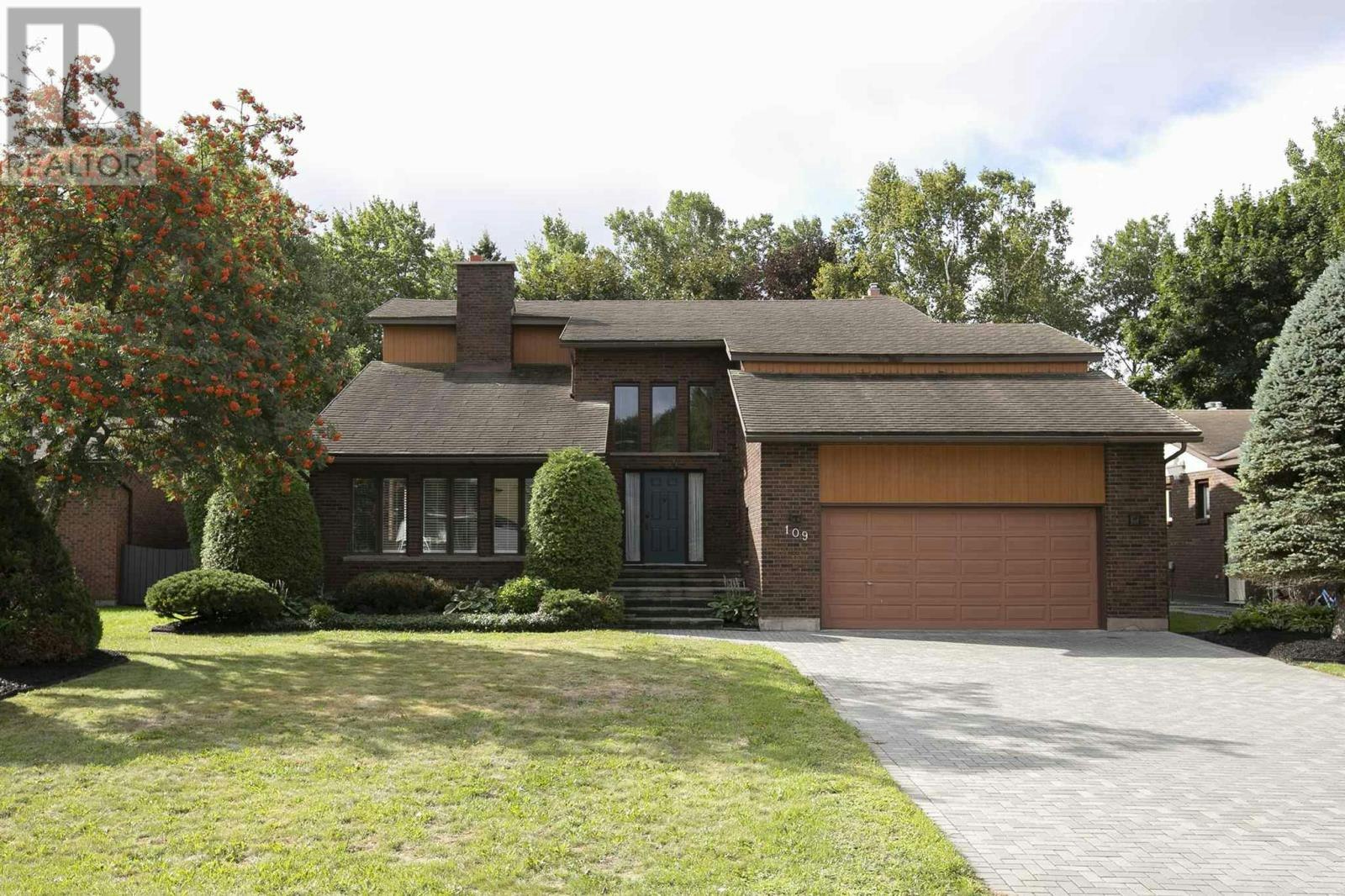 109 Greenview Lane, Sault Ste. Marie, ON, P6A 1L1