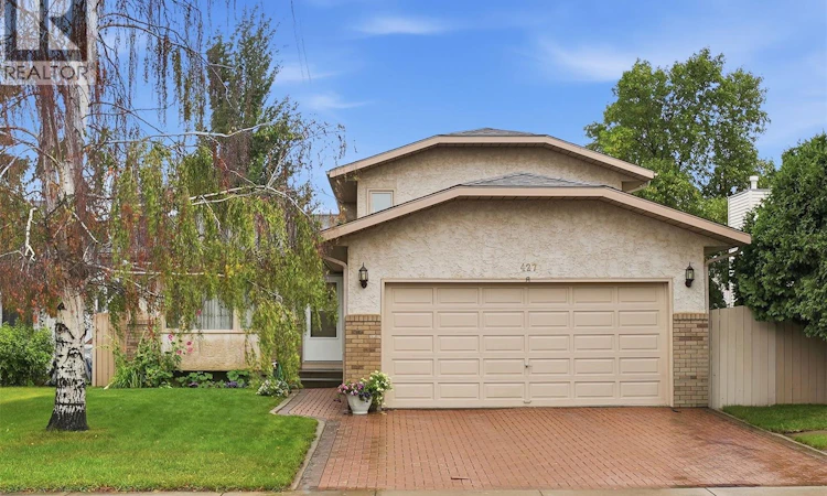427 Bronson Crescent