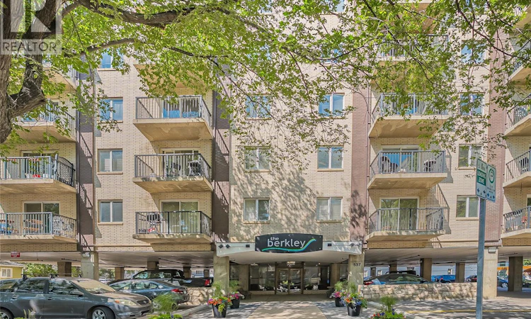 Penthouse B-537 4th Avenue N