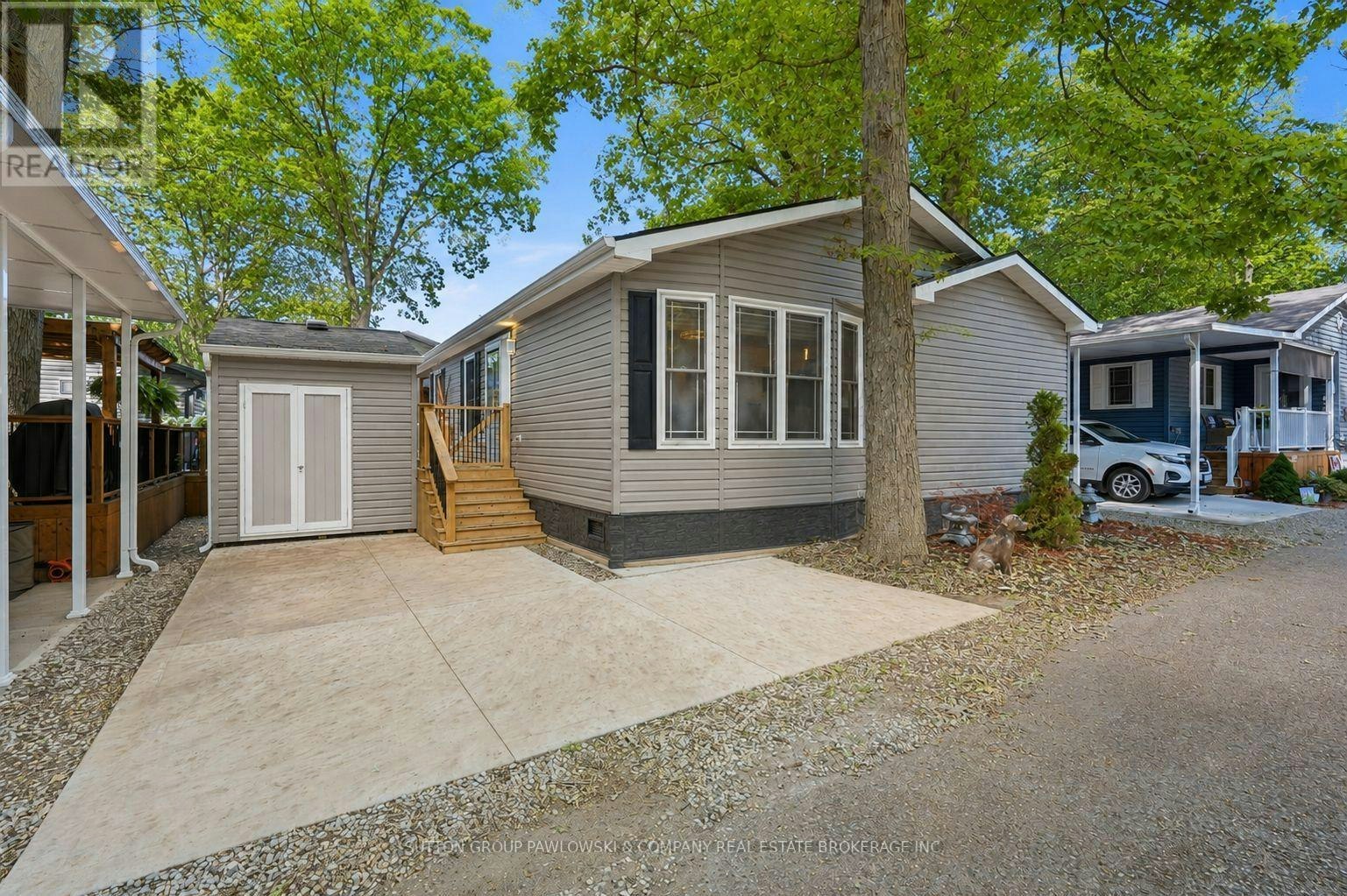 56-22790 Amiens Road, Komoka, ON, N0L 1R0