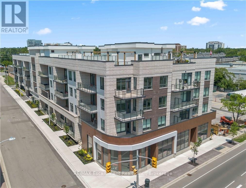 201-123 Maurice Drive, Oakville, ON, L6K 2W6