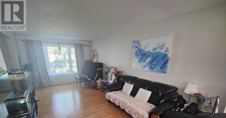 35 Cairnside Crescent, Toronto, ON, M2J 3M9 - 6