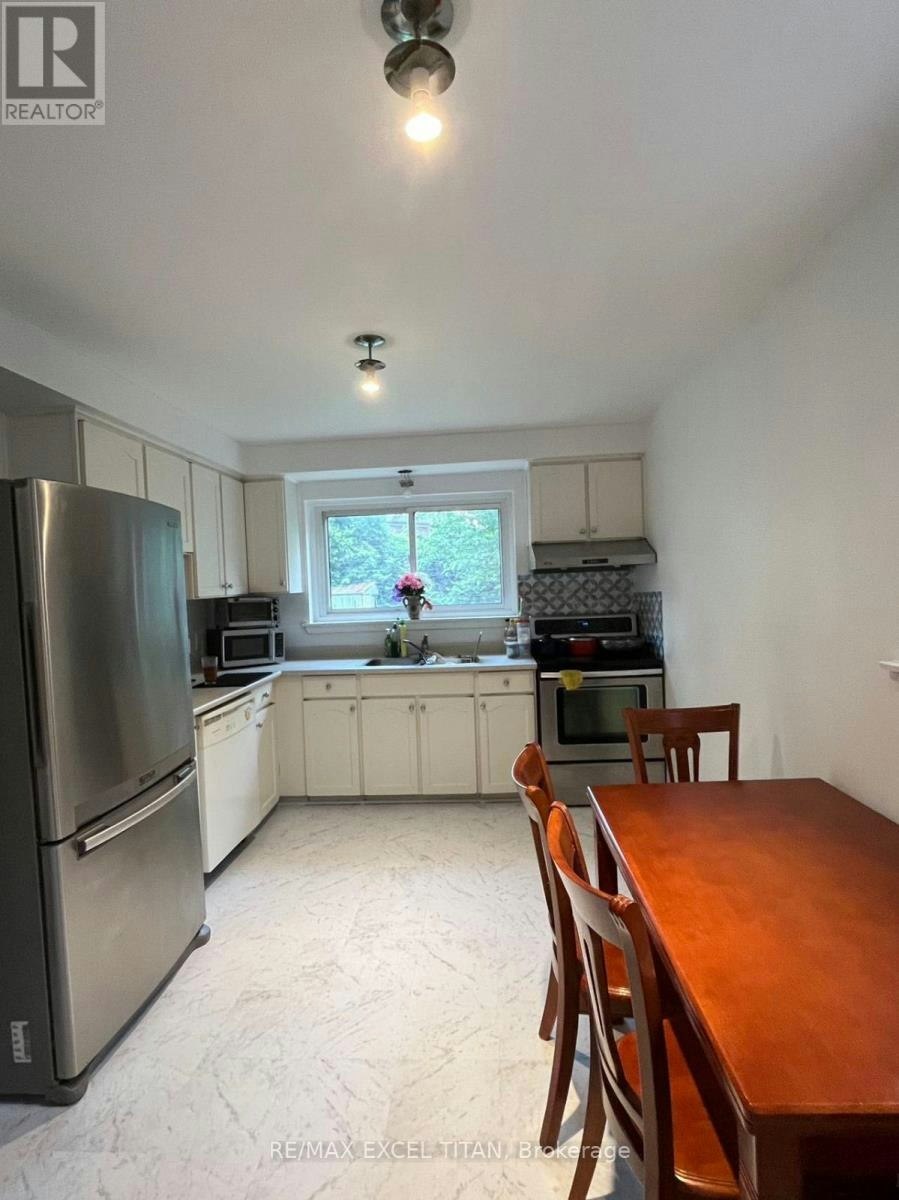 35 Cairnside Crescent, Toronto, ON, M2J 3M9 - 8