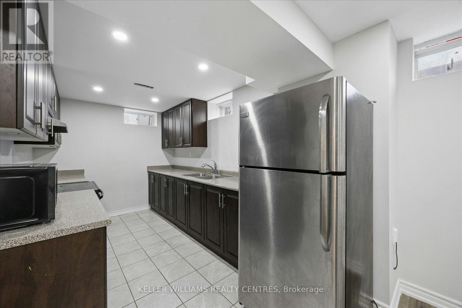 BASEMENT 1-277 Gibson Circle, Bradford West Gwillimbury, ON, L3Z 0X2 - 8