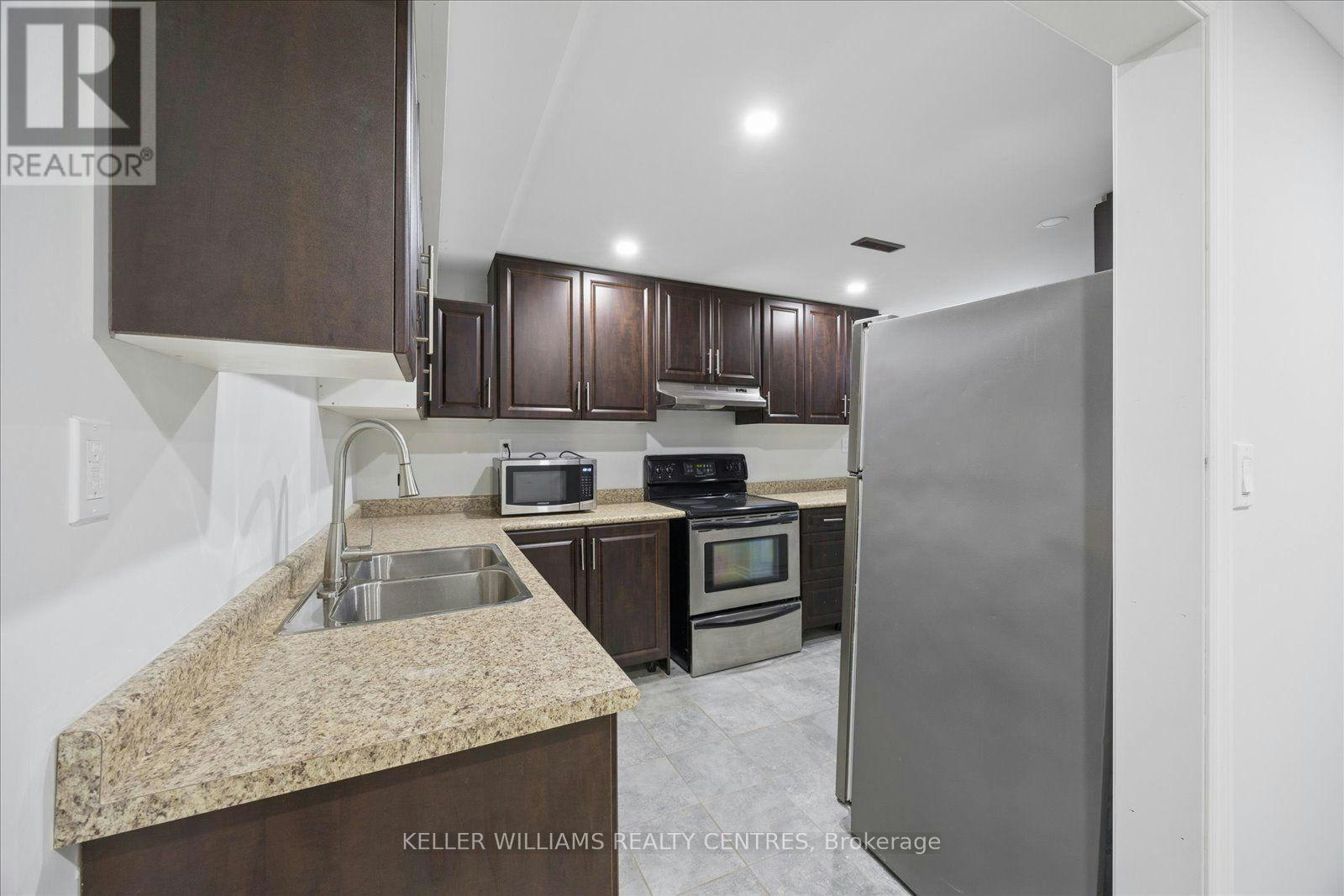 BASEMENT 2-277 Gibson Circle, Bradford West Gwillimbury, ON, L3Z 0X2 - 7
