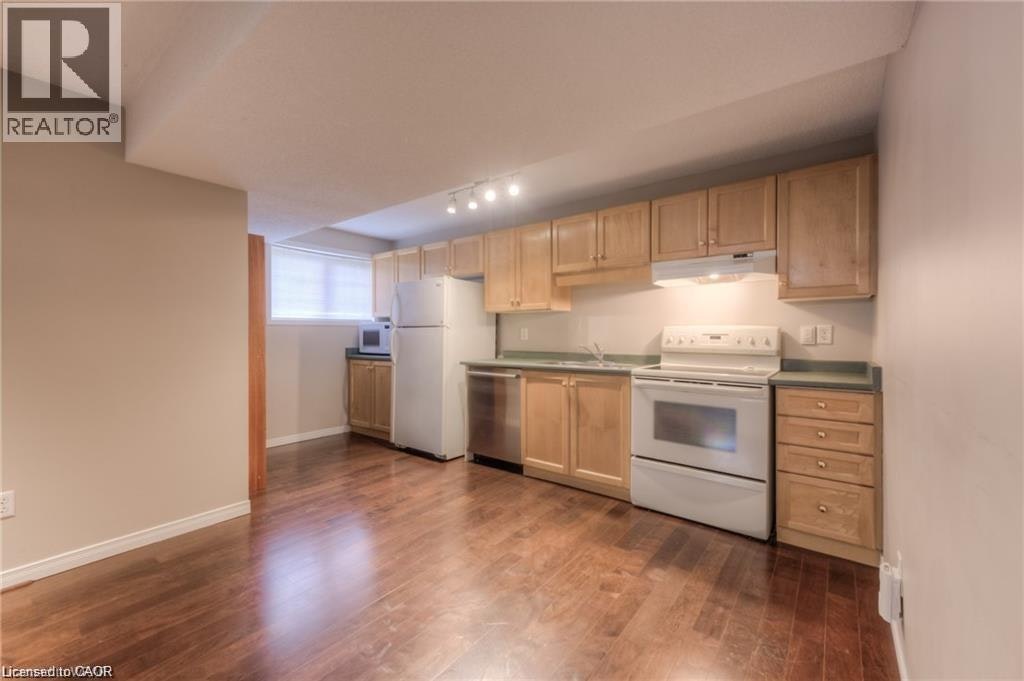 2-8 Melran Drive, Cambridge, ON, N3C 4C1 - 3