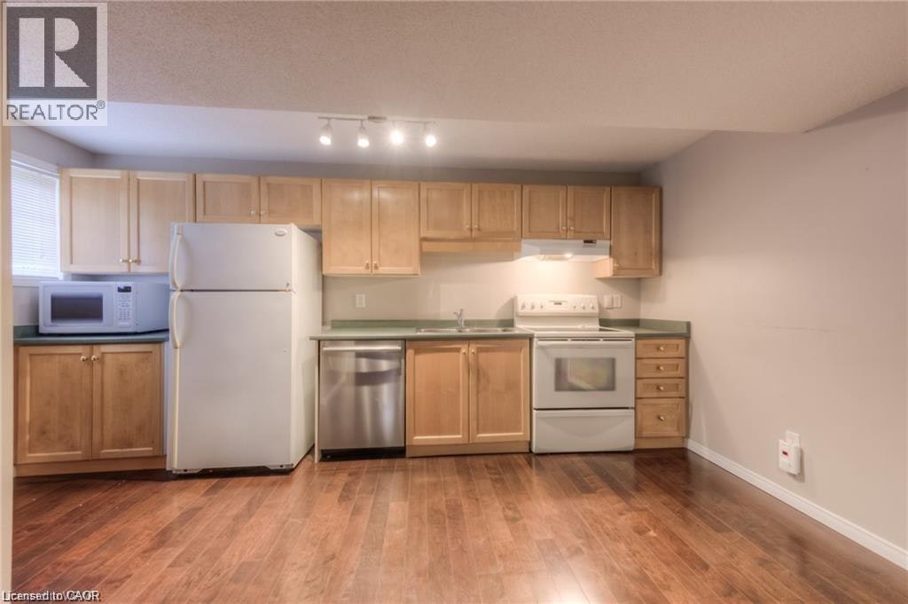 2-8 Melran Drive, Cambridge, ON, N3C 4C1 - 4