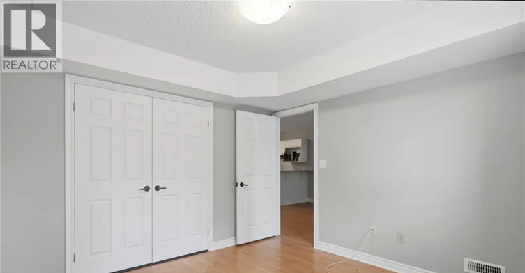 103-2020 Cleaver Avenue, Burlington, ON, L7M 4C2 - 16