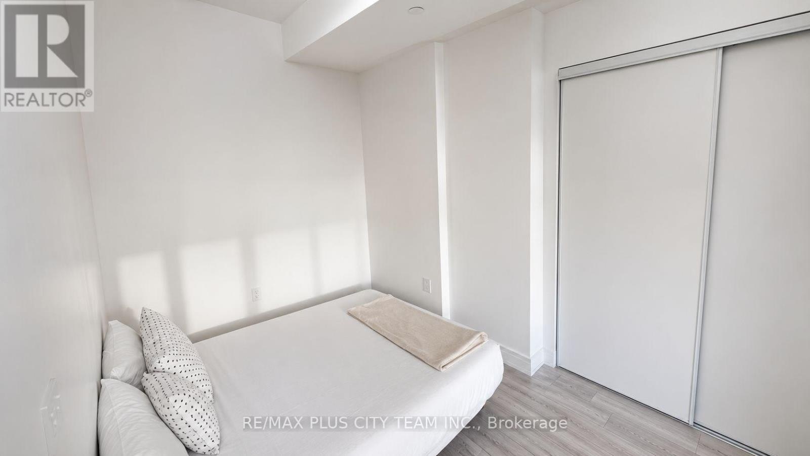 302-1007 The Queensway, Toronto, ON, M8Z 0C6 - 9
