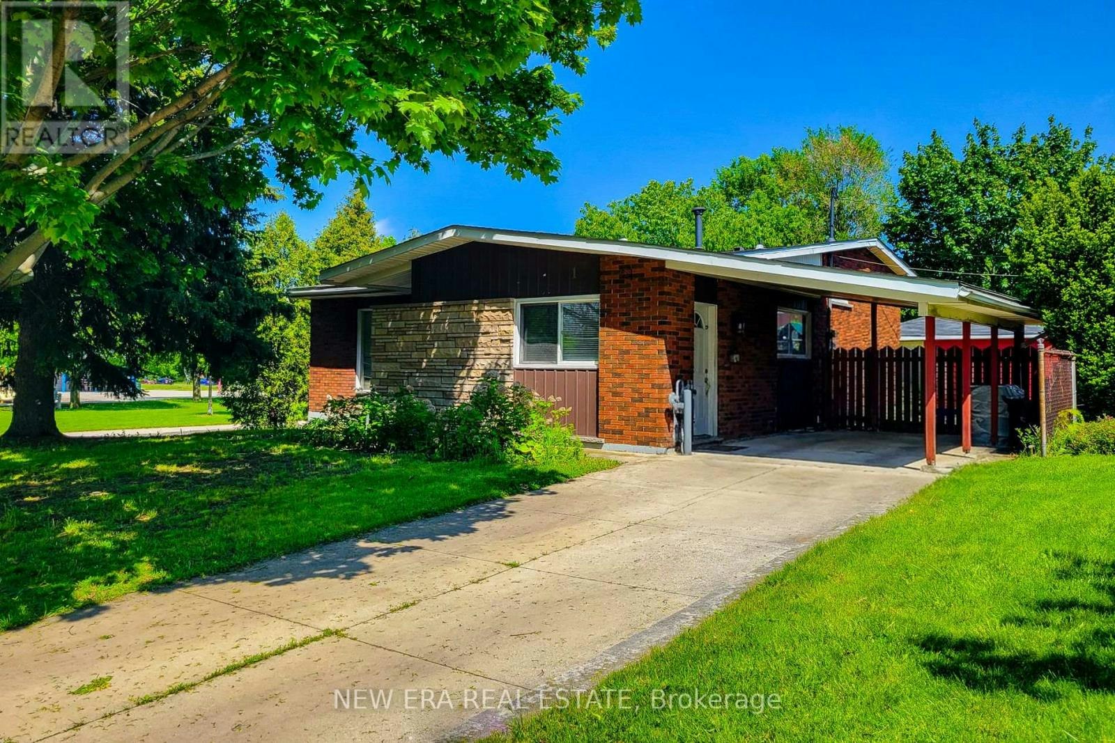 1 Vera Court, Hamilton, ON, L8K 4G7