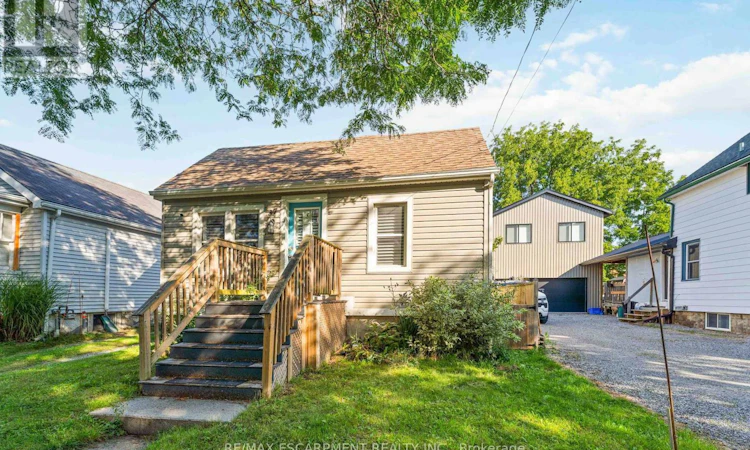 37 Maplecrest Avenue