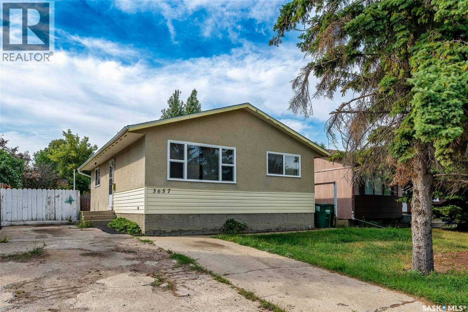 3657 Diefenbaker Drive, Saskatoon, SK, S7L 4W1