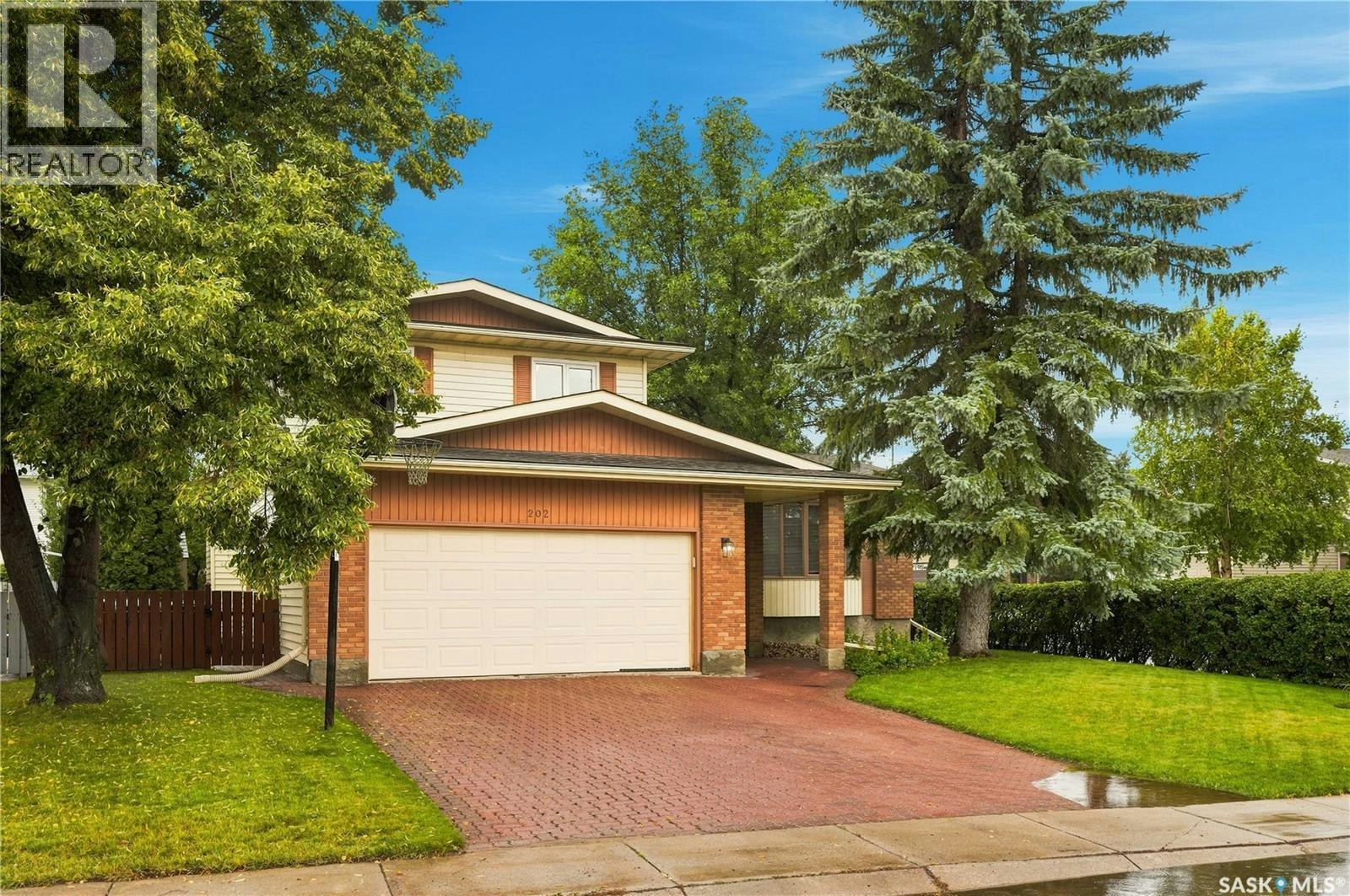 202 Zeman Court, Saskatoon, SK, S7K 7W5