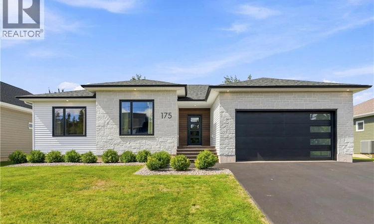 175 Rosebank Crescent