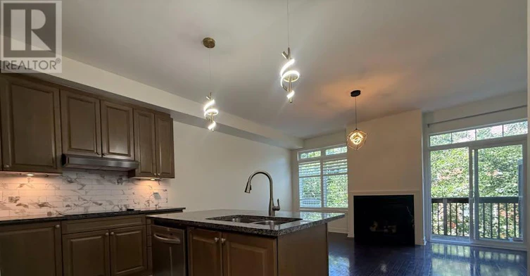 4-5710 Long Valley Road, Mississauga, ON, L5M 0M1 - 2