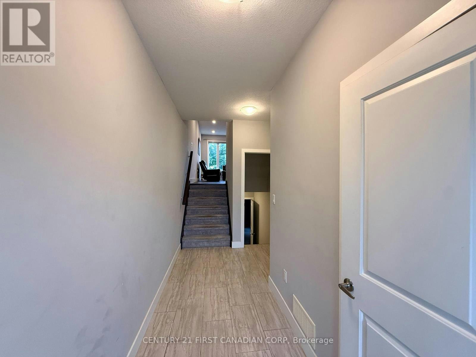 169-1960 Dalmagary Road, London, ON, N6G 0T8 - 2