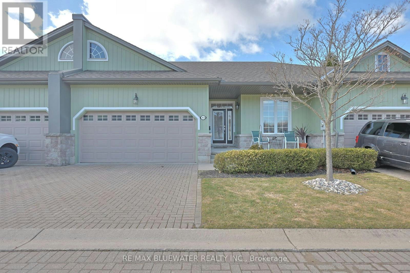13 Oakwood Links Lane, Exeter, ON, N0M 1T0
