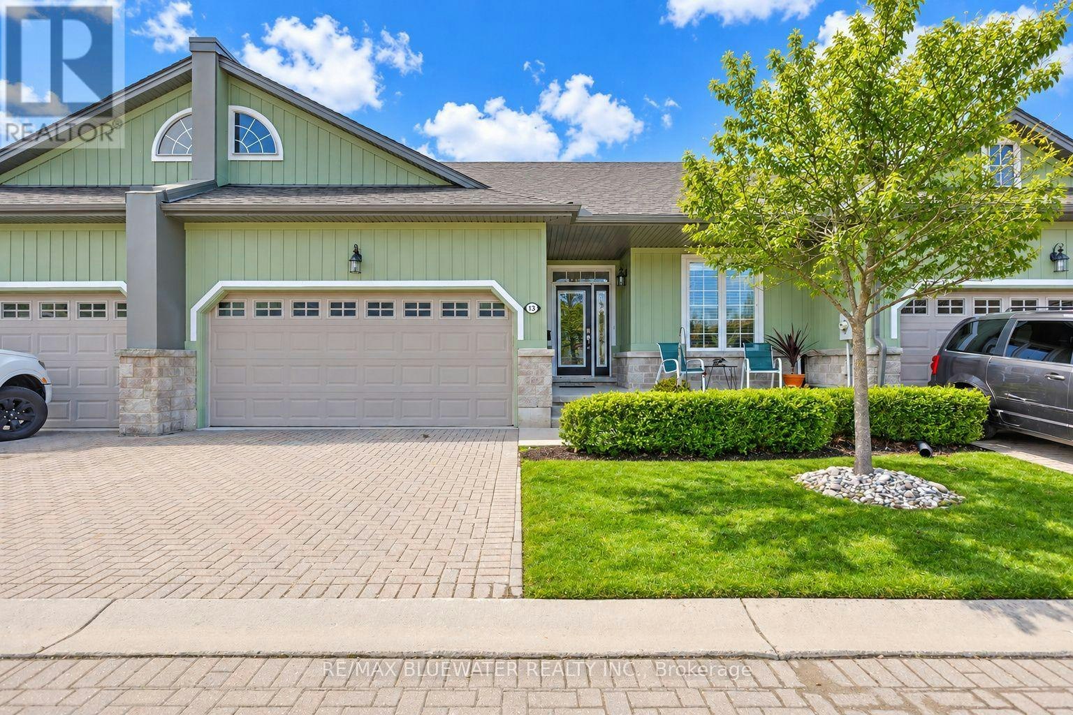 13 Oakwood Links Lane, Exeter, ON, N0M 1T0