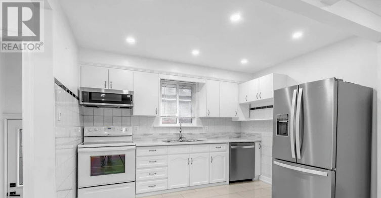 436 Oakwood Avenue, Toronto, ON, M6E 2W5 - 8