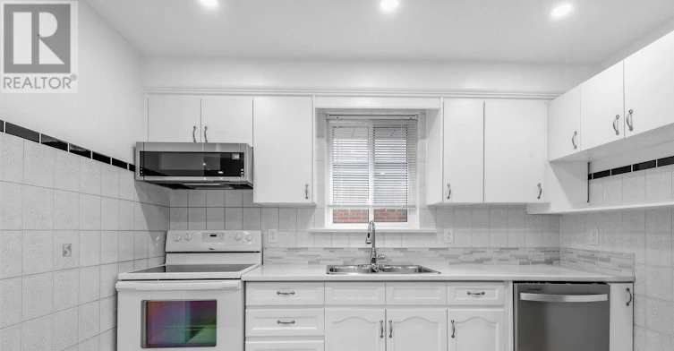 436 Oakwood Avenue, Toronto, ON, M6E 2W5 - 9