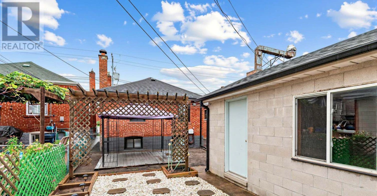 436 Oakwood Avenue, Toronto, ON, M6E 2W5 - 36