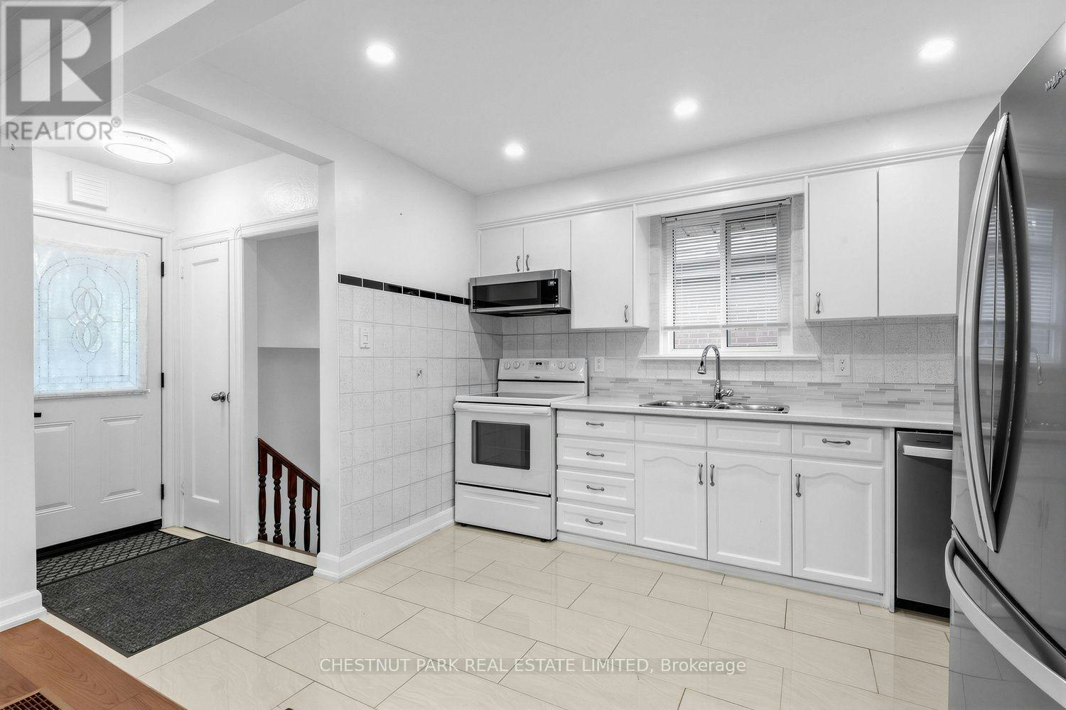 436 Oakwood Avenue, Toronto, ON, M6E 2W5 - 7