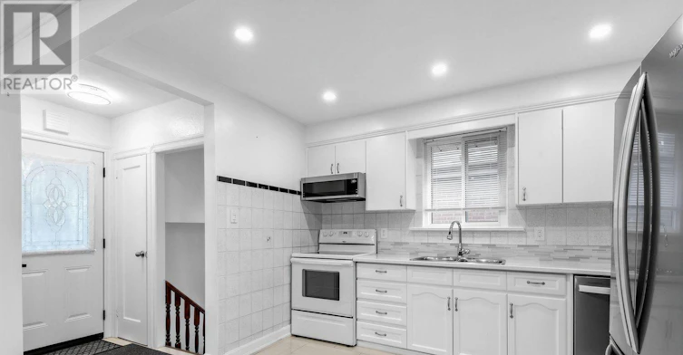 436 Oakwood Avenue, Toronto, ON, M6E 2W5 - 7