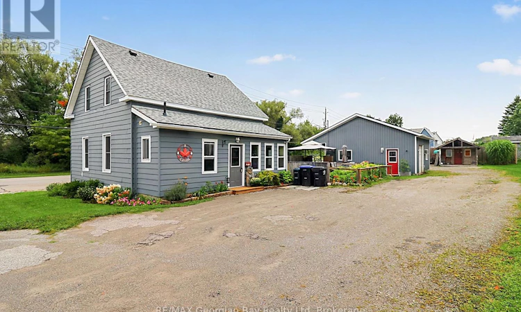 154 Robert Street W