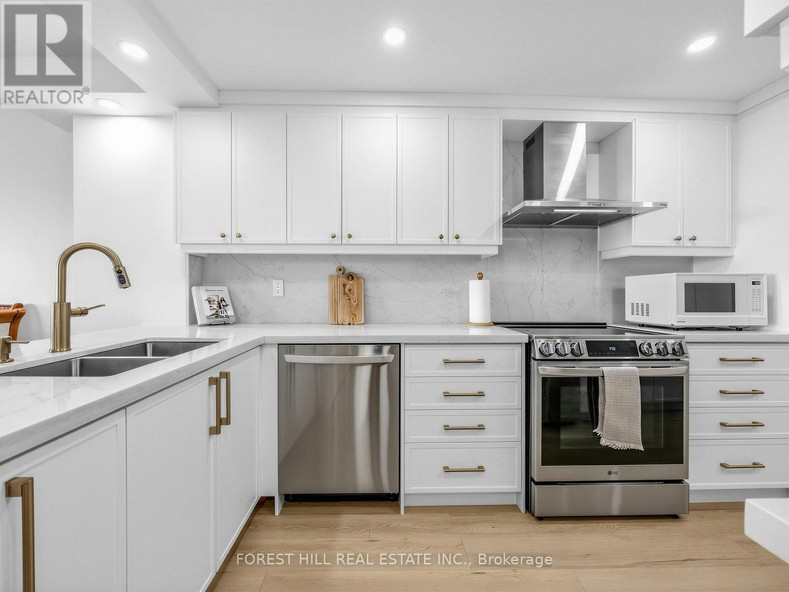 1812-236 Albion Road, Toronto, ON, M9W 6A6