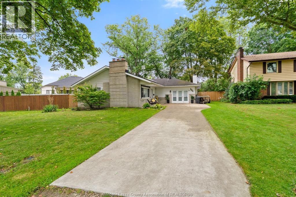 112 Clovelly, Tecumseh, ON, N8N 1G1