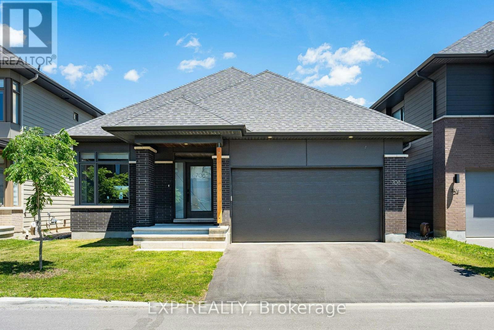 708 Wooler Place, Ottawa, ON, K1T 0T6