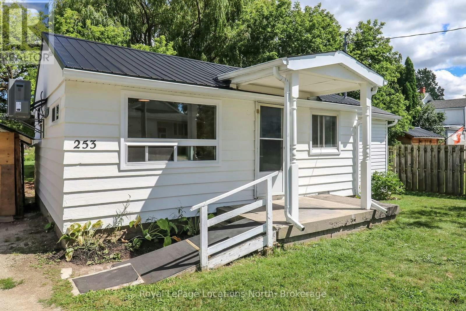 253 Thompson Street, Meaford, ON, N4L 1M3 - 2