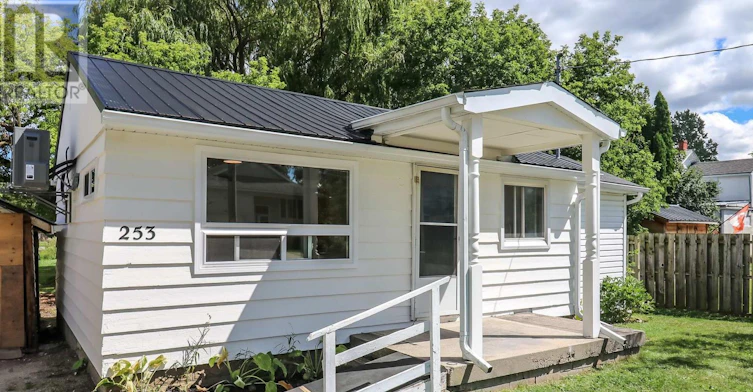253 Thompson Street, Meaford, ON, N4L 1M3 - 2