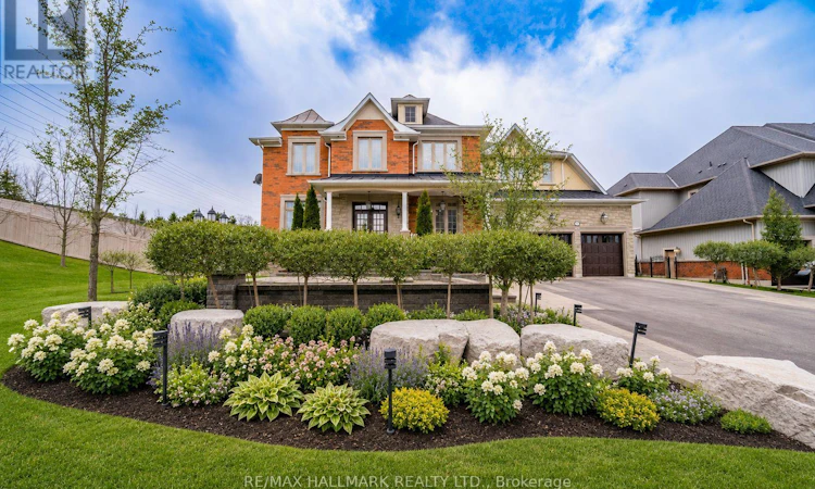 37 Country Club Crescent