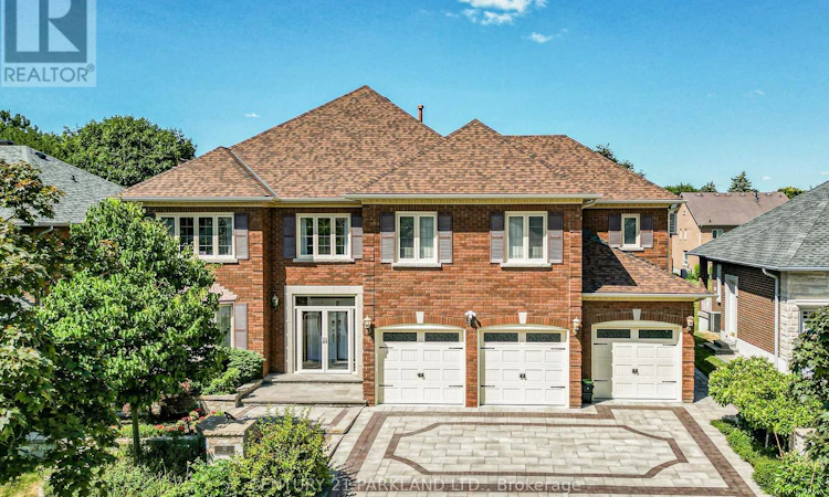 112 Strathearn Avenue