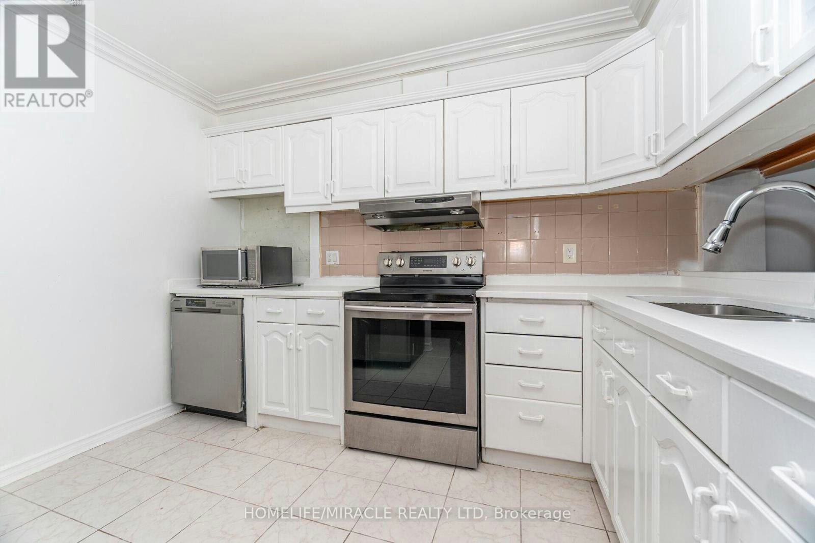 208-236 Albion Road, Toronto, ON, M9W 6A6