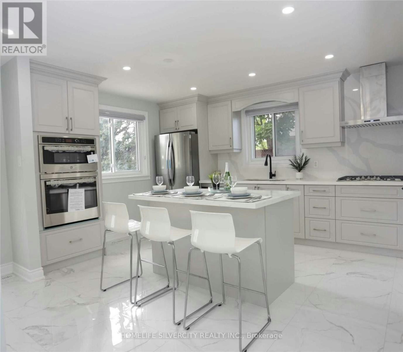 169 Folkstone Crescent, Brampton, ON, L6T 3M9 - 3