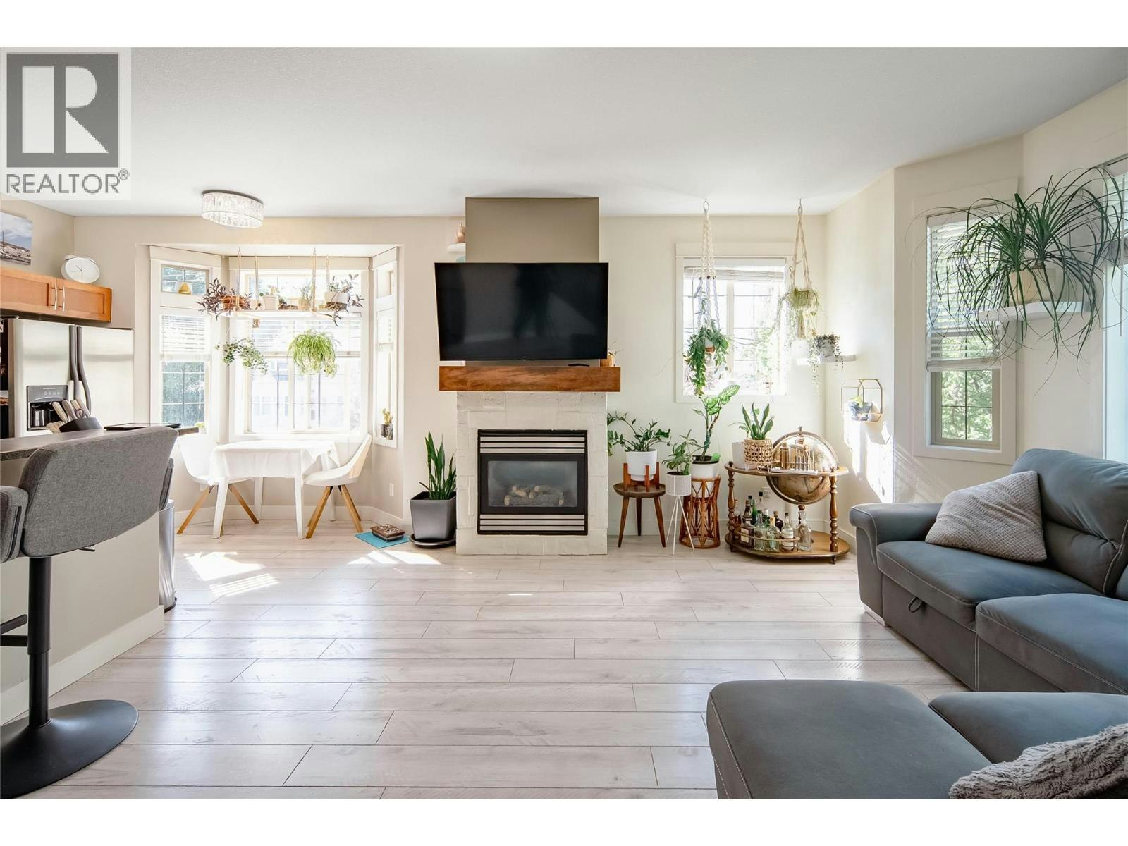 101-952 Lawson Avenue, Kelowna, BC, V1Y 6T1