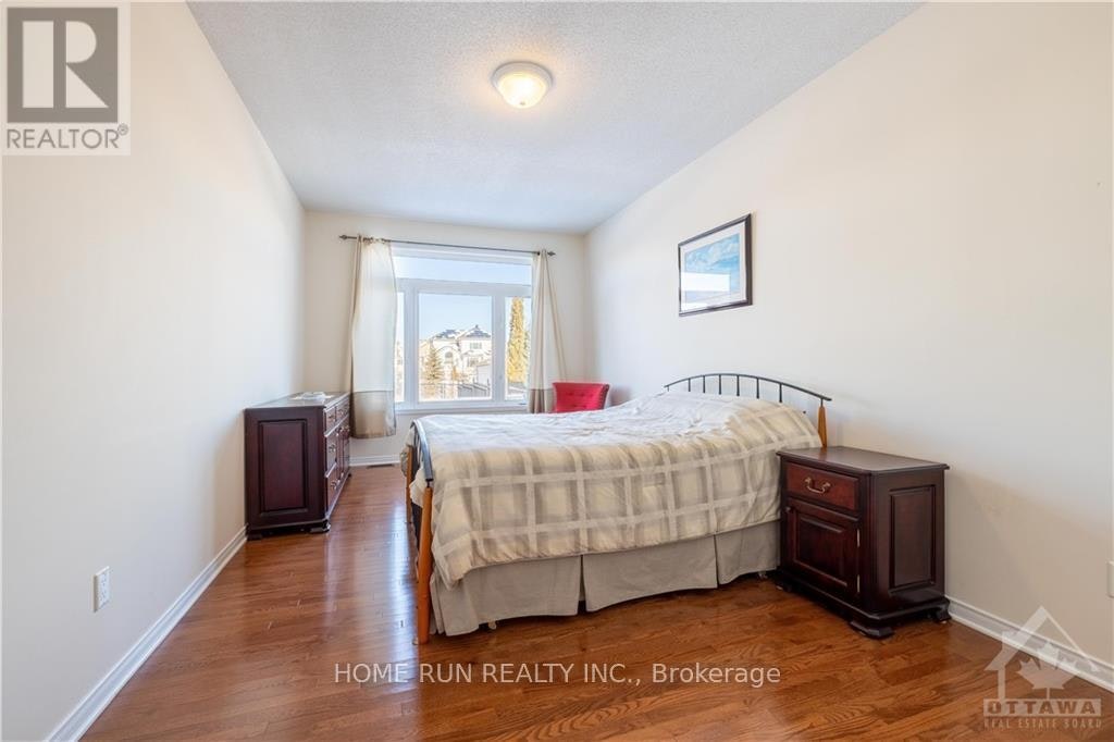 902 Burwash Landing Bay, Ottawa, ON, K2W 0C8 - 13