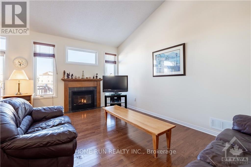 902 Burwash Landing Bay, Ottawa, ON, K2W 0C8 - 9