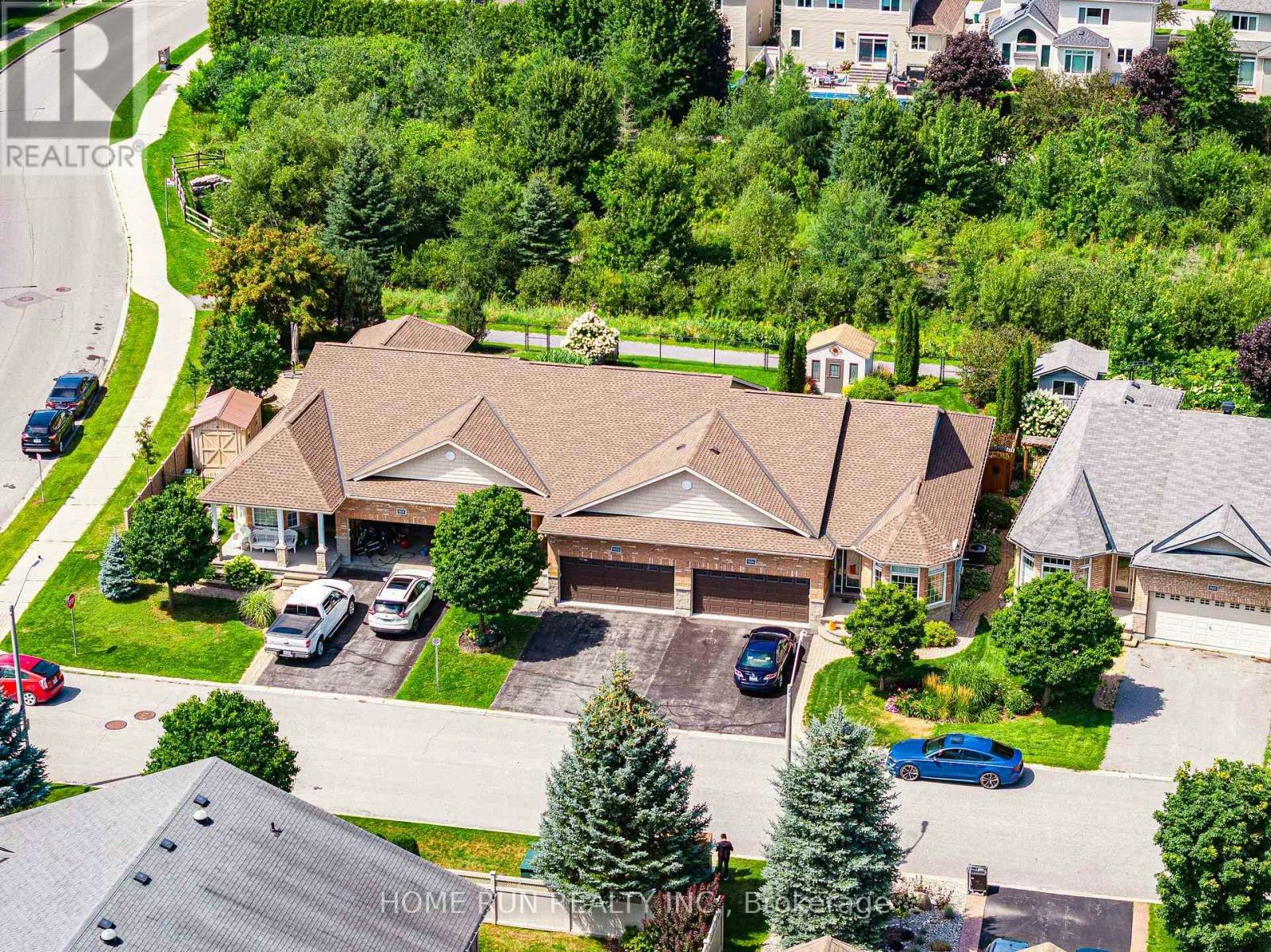 902 Burwash Landing Bay, Ottawa, ON, K2W 0C8 - 2