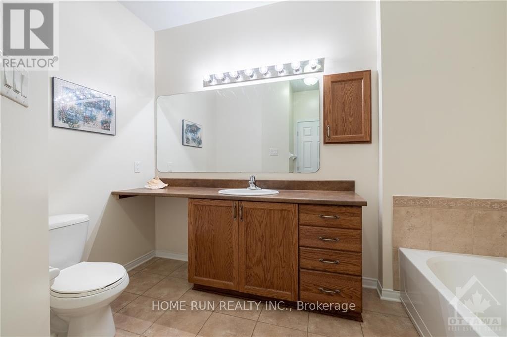 902 Burwash Landing Bay, Ottawa, ON, K2W 0C8 - 14