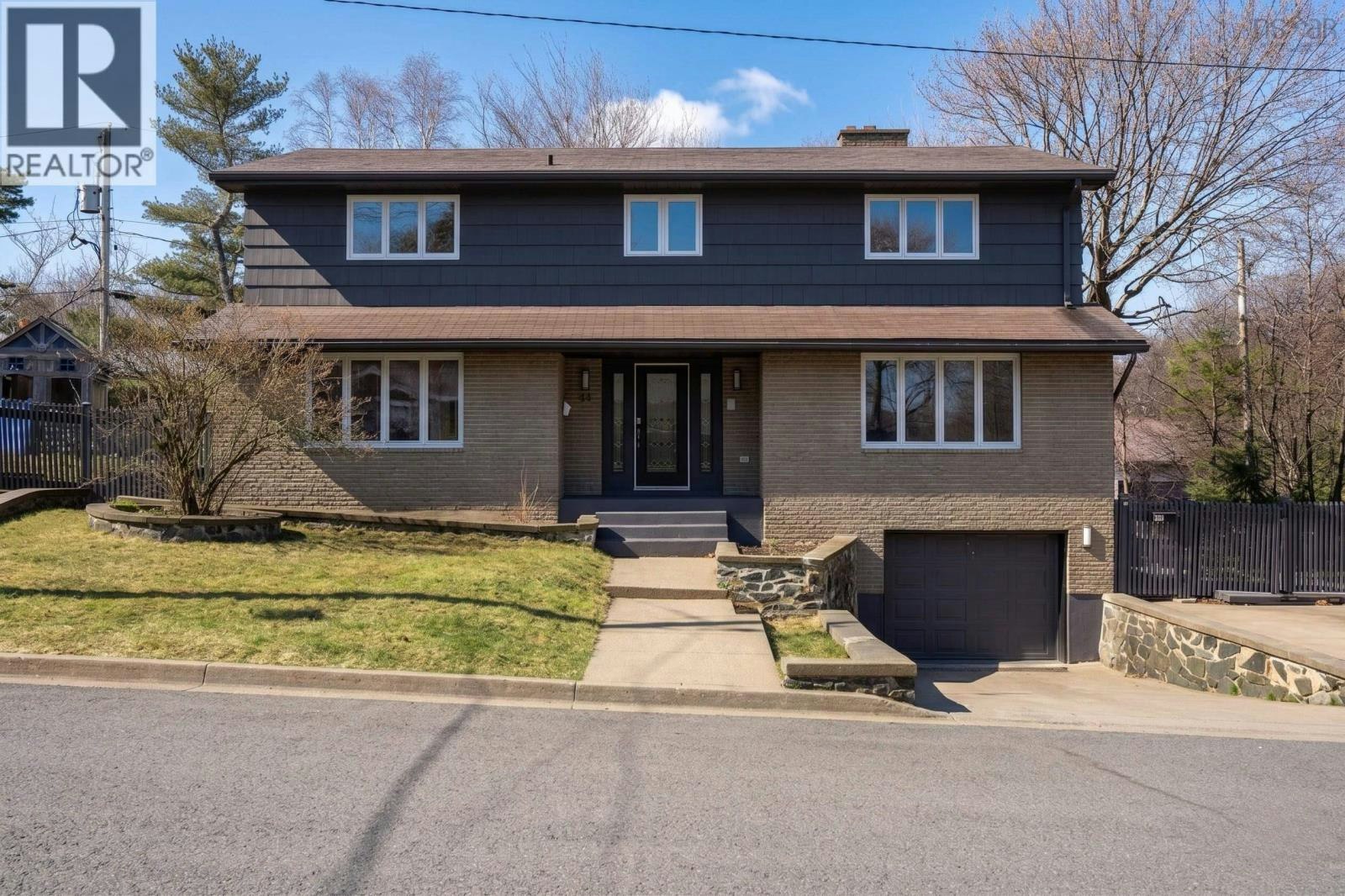 24 Parmbelle Lane, Halifax, NS, B3M 1N3