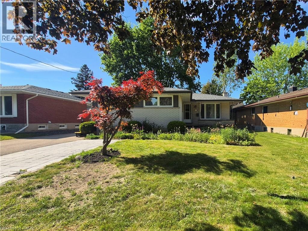 11 Duncairn Avenue, Kitchener, ON, N2M 4S5