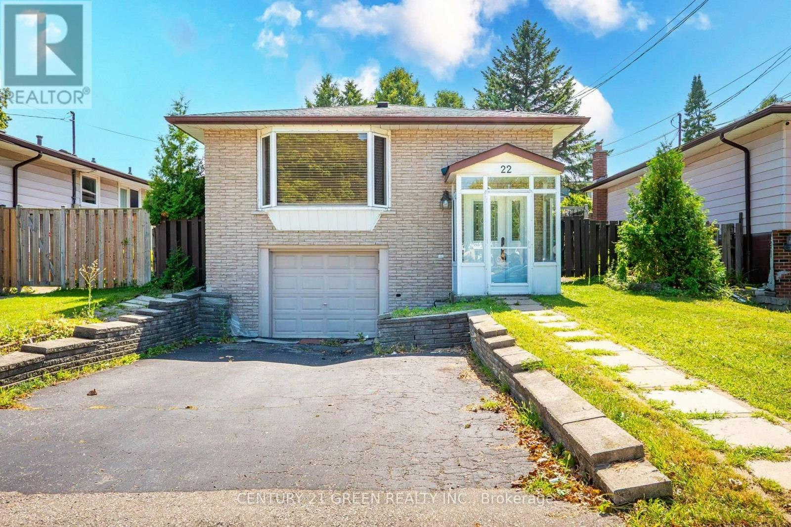 MAIN-22 Quaker Crescent, Hamilton, ON, L8W 1H5