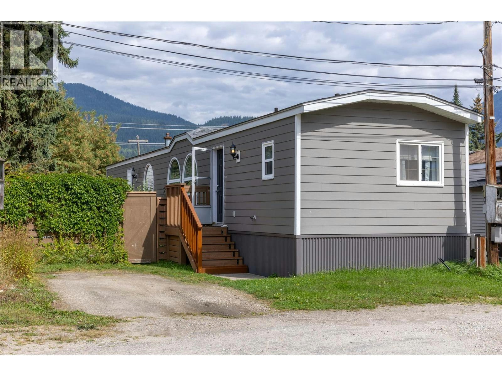 11-606 Edward Street, Revelstoke, BC, V0E 2S0